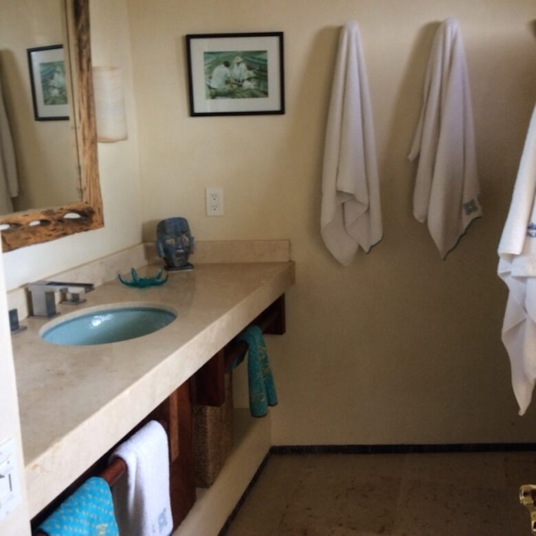Hotel Las Palmas - 2 Bedroom Residence - Zihuatanejo, Mexico