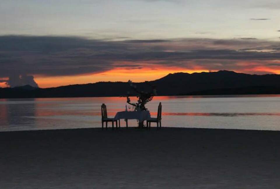 Noa Noa Island (R) - Taytay Bay, Philippines