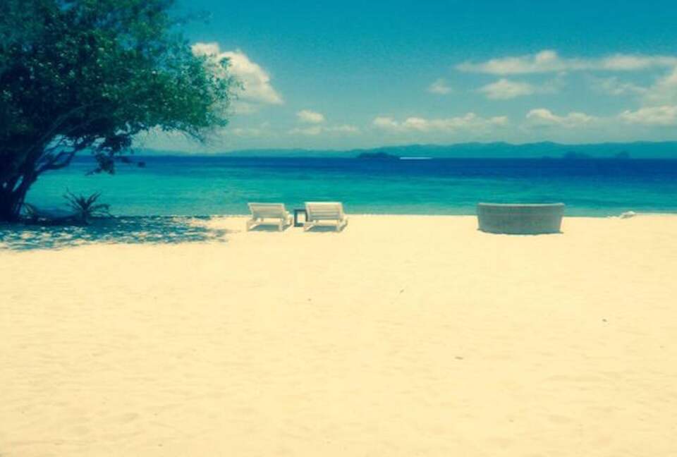 Noa Noa Island (R) - Taytay Bay, Philippines