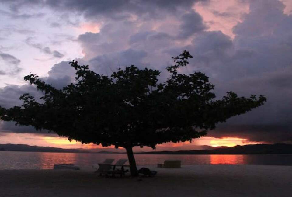 Noa Noa Island (R) - Taytay Bay, Philippines