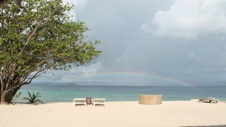 Noa Noa Island (R) - Taytay Bay, Philippines