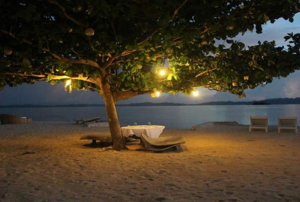 Noa Noa Island (R) - Taytay Bay, Philippines