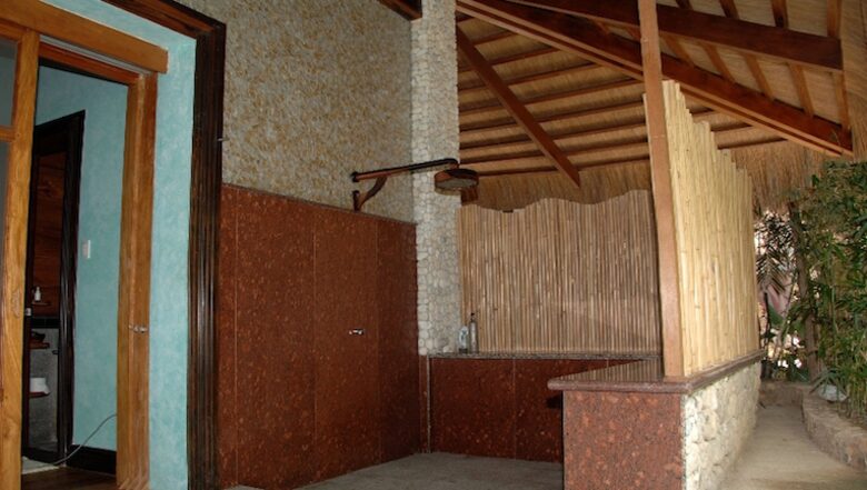 Noa Noa Island (R) - Taytay Bay, Philippines