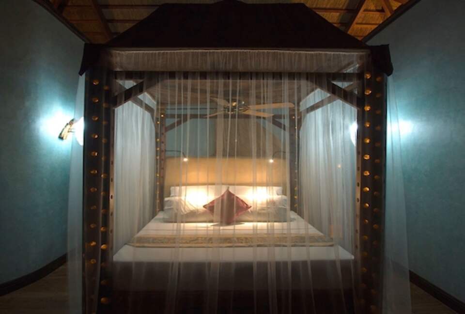 Noa Noa Island (R) - Taytay Bay, Philippines