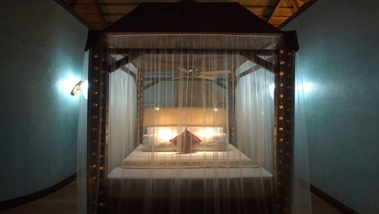 Noa Noa Island (R) - Taytay Bay, Philippines