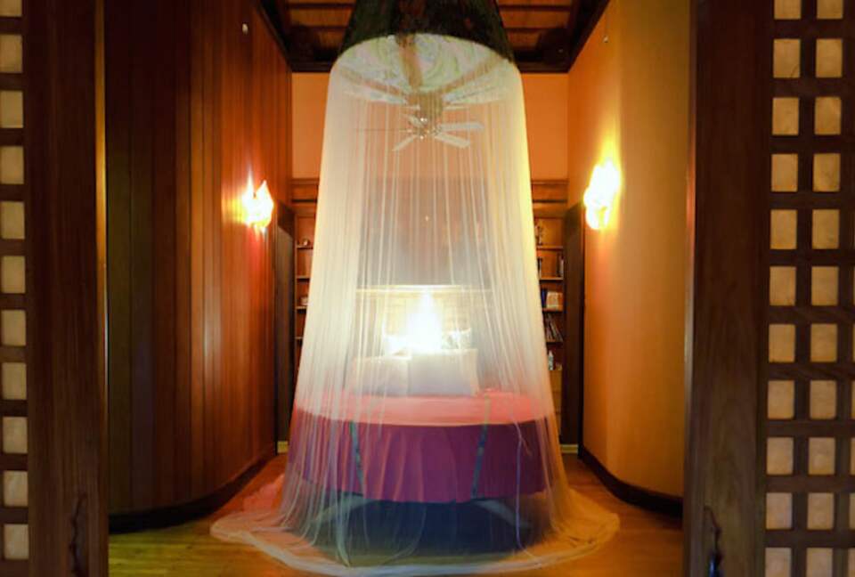 Noa Noa Island (R) - Taytay Bay, Philippines