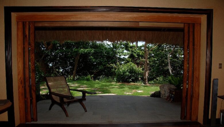 Noa Noa Island (R) - Taytay Bay, Philippines