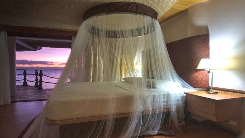 Noa Noa Island (R) - Taytay Bay, Philippines