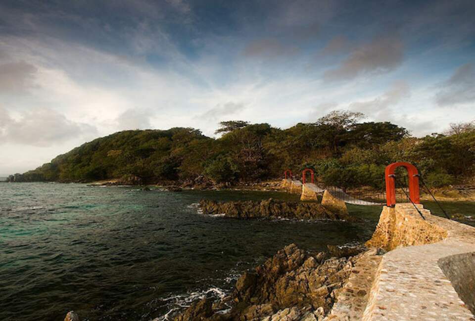 Noa Noa Island (R) - Taytay Bay, Philippines