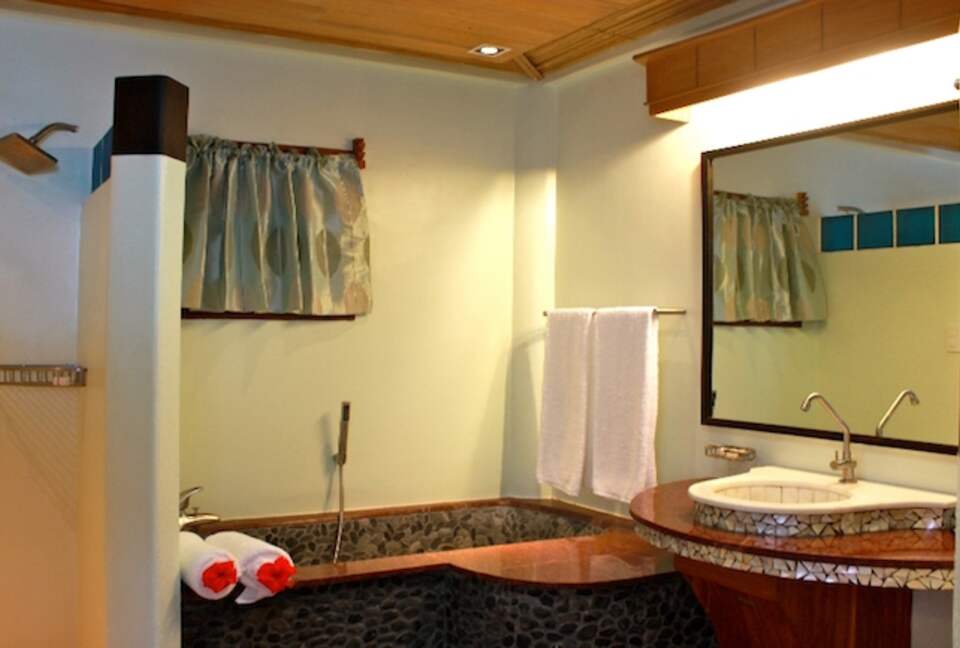 Noa Noa Island (R) - Taytay Bay, Philippines