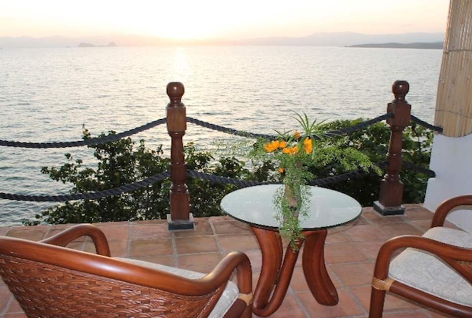 Noa Noa Island (R) - Taytay Bay, Philippines