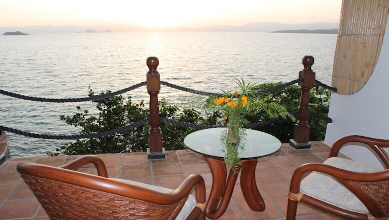 Noa Noa Island (R) - Taytay Bay, Philippines