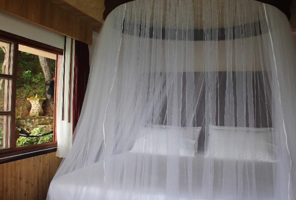 Noa Noa Island (R) - Taytay Bay, Philippines