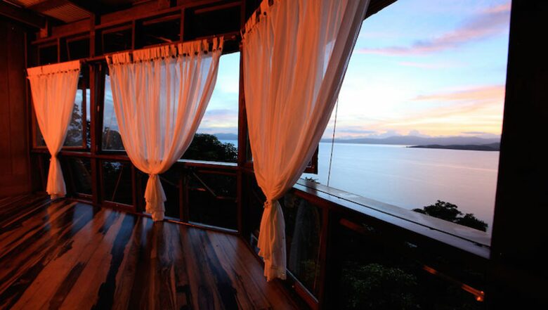 Noa Noa Island (R) - Taytay Bay, Philippines