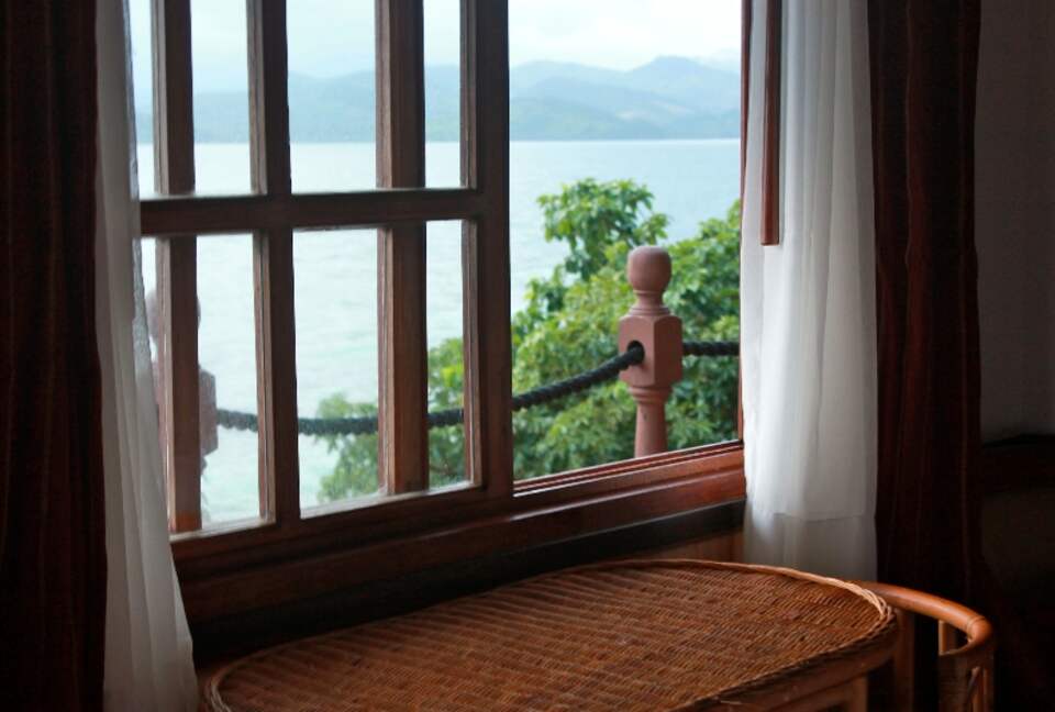 Noa Noa Island (R) - Taytay Bay, Philippines