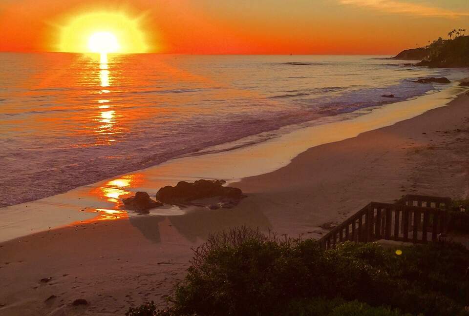 Stunning Beachfront House on Magnificent West Malibu Cove - Malibu, California