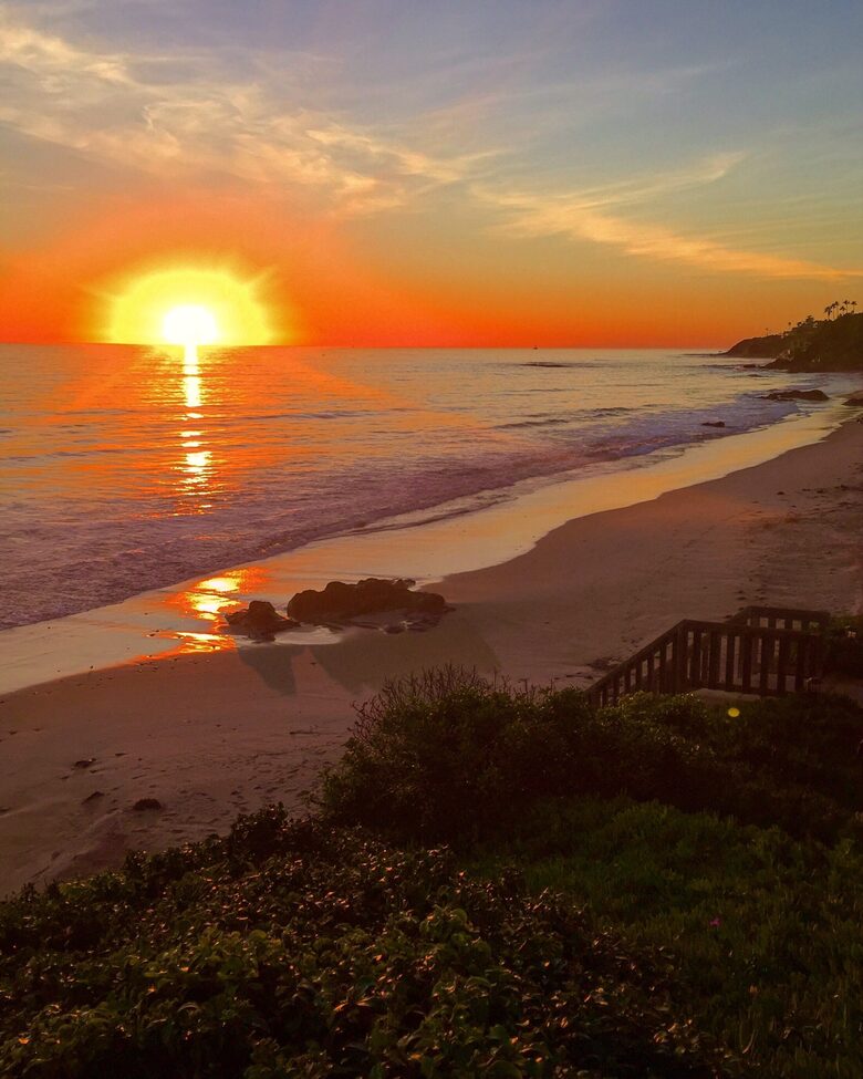 Stunning Beachfront House on Magnificent West Malibu Cove - Malibu, California
