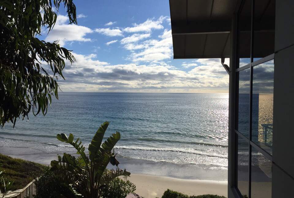 Stunning Beachfront House on Magnificent West Malibu Cove - Malibu, California