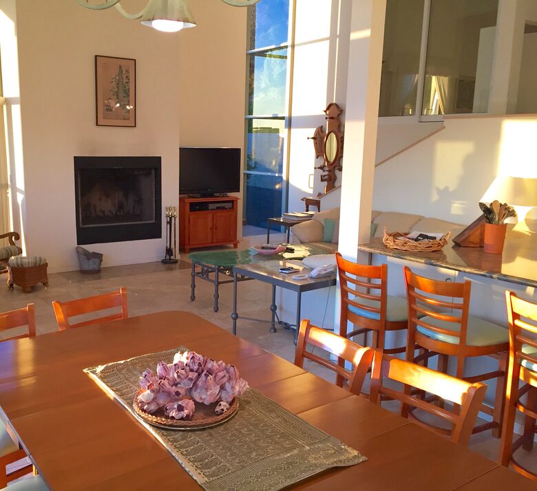 Stunning Beachfront House on Magnificent West Malibu Cove - Malibu, California