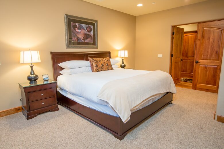 Columbia Cliff Villas - Villa Suite - Hood River, Oregon