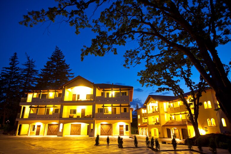 Columbia Cliff Villas - 3 Bedroom Pinnacle Suite - Hood River, Oregon