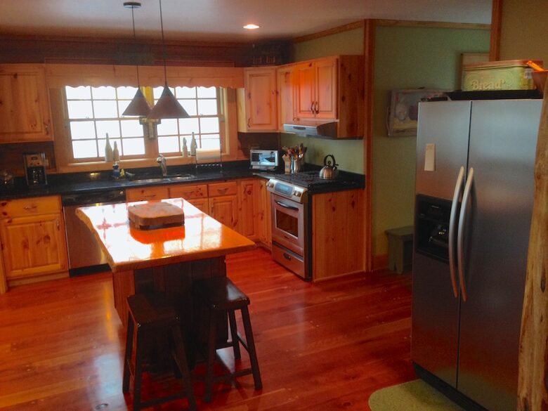 Grouse Thicket Cabin - Mars Hill, North Carolina