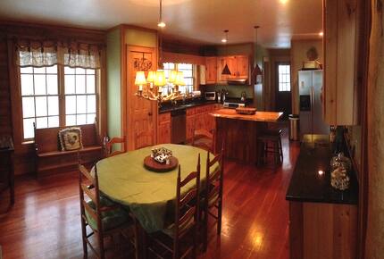 Grouse Thicket Cabin - Mars Hill, North Carolina