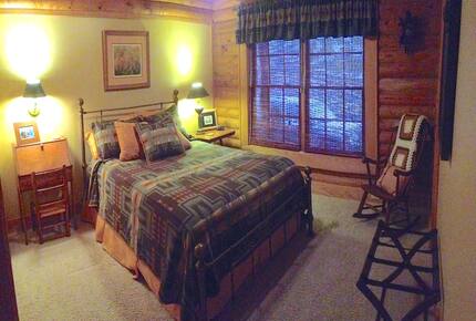 Grouse Thicket Cabin - Mars Hill, North Carolina