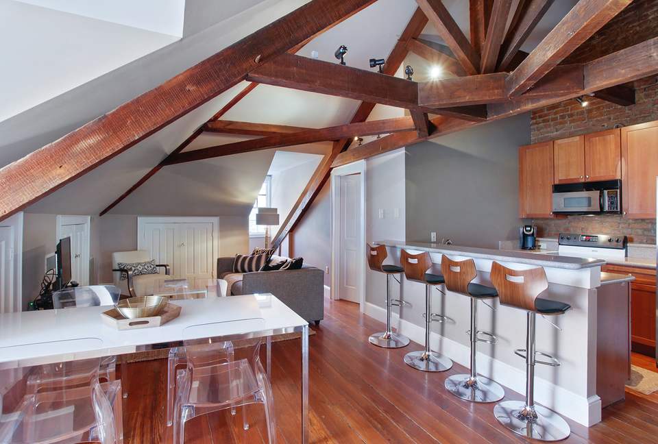 Aioli Apartments- 4A at French Quarter's Center - New Orleans, Louisiana