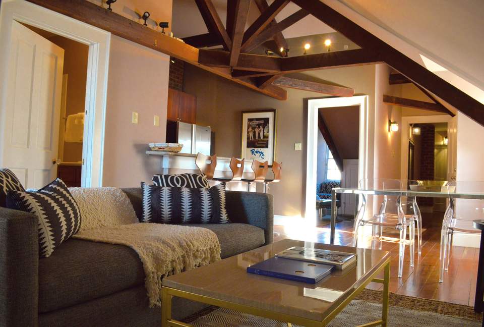 Aioli Apartments- 4A at French Quarter's Center - New Orleans, Louisiana