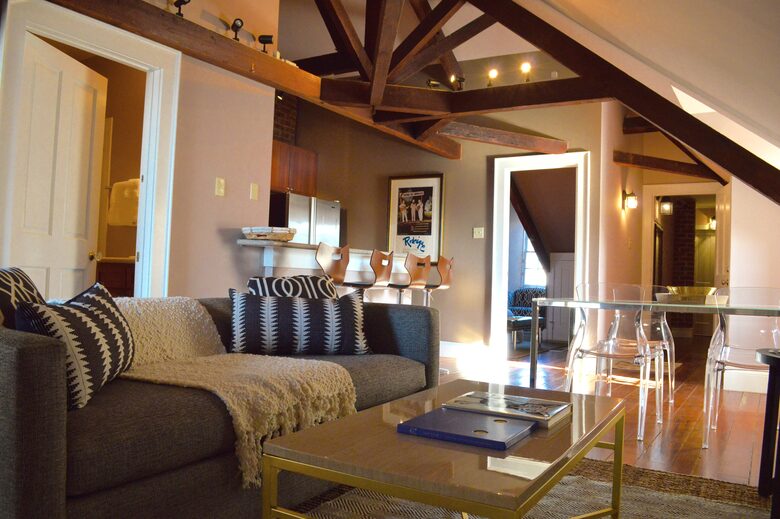 Aioli Apartments- 4A at French Quarter's Center - New Orleans, Louisiana