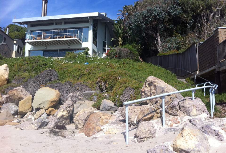 Stunning Beachfront House on Magnificent West Malibu Cove - Malibu, California