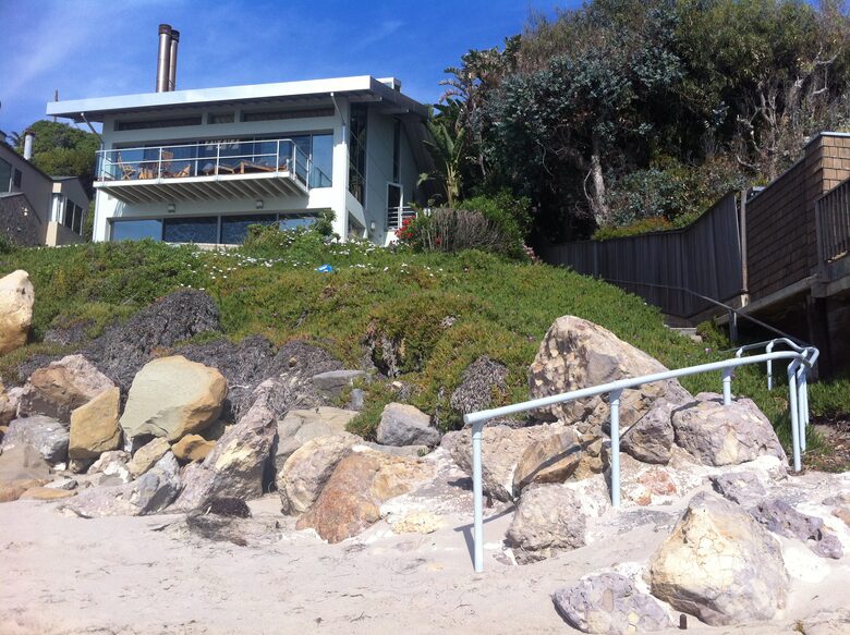 Stunning Beachfront House on Magnificent West Malibu Cove - Malibu, California