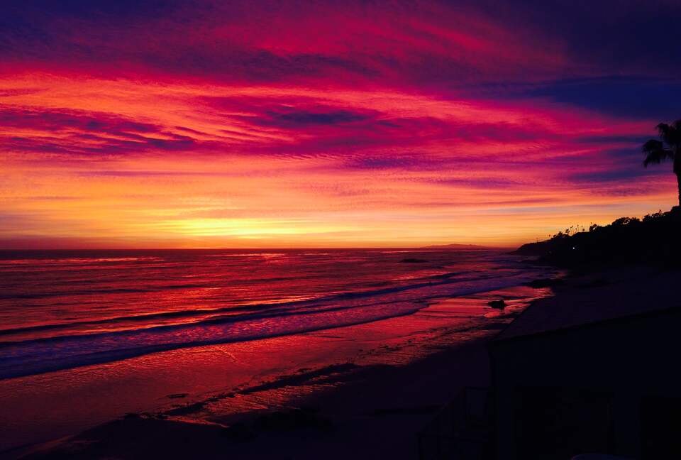 Stunning Beachfront House on Magnificent West Malibu Cove - Malibu, California