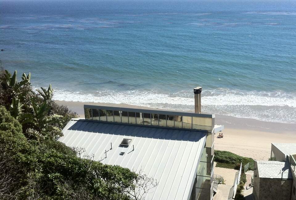 Stunning Beachfront House on Magnificent West Malibu Cove - Malibu, California