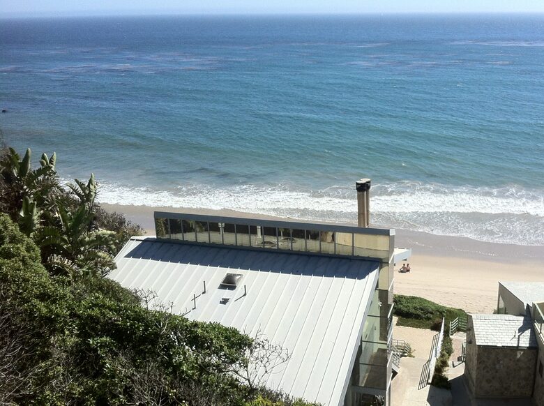 Stunning Beachfront House on Magnificent West Malibu Cove - Malibu, California