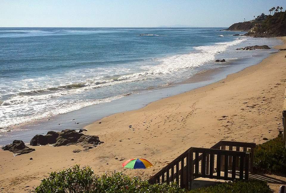 Stunning Beachfront House on Magnificent West Malibu Cove - Malibu, California