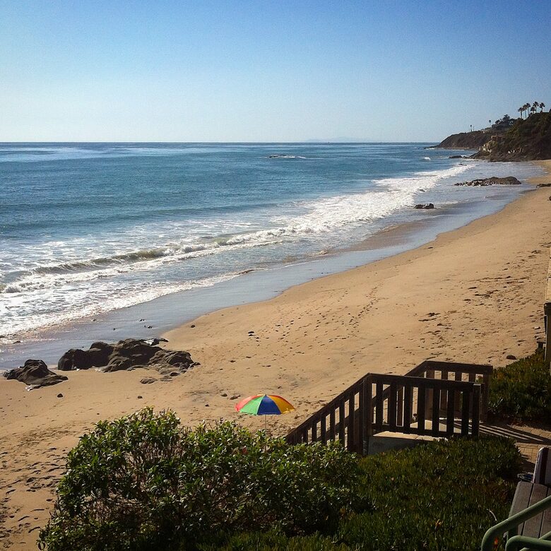 Stunning Beachfront House on Magnificent West Malibu Cove - Malibu, California