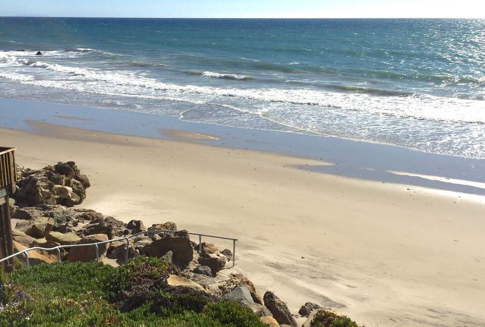 Stunning Beachfront House on Magnificent West Malibu Cove - Malibu, California
