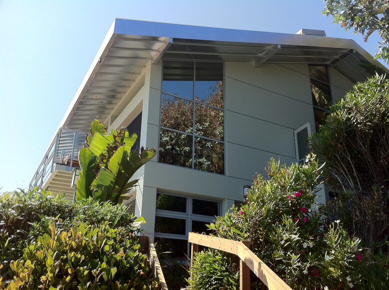 Stunning Beachfront House on Magnificent West Malibu Cove - Malibu, California