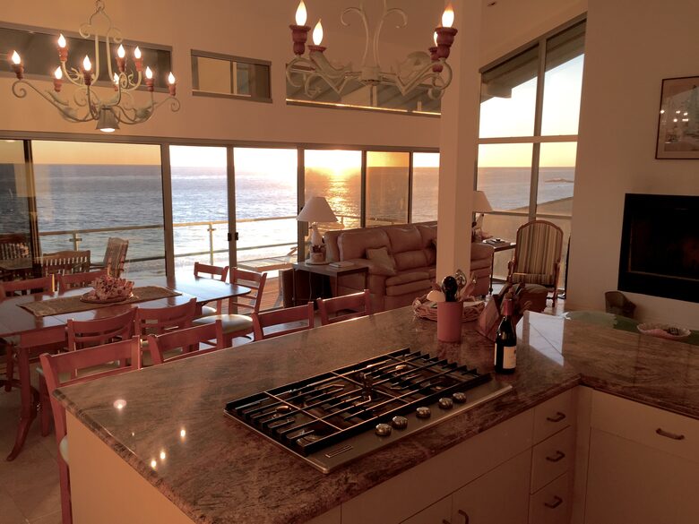 Stunning Beachfront House on Magnificent West Malibu Cove - Malibu, California