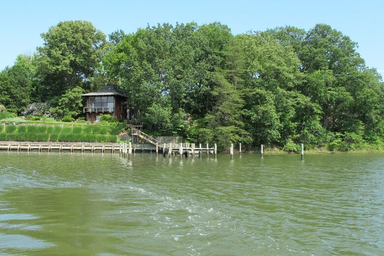 Chesapeake Bay Treehouse - Edgewater, Maryland