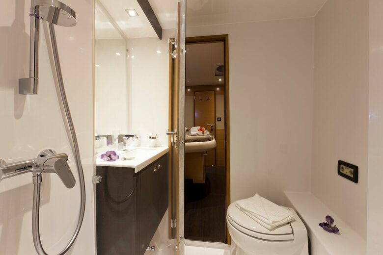 TradeWinds Yacht Cabin for 2 - FIJI Sailing Vacation - Nadi, Fiji