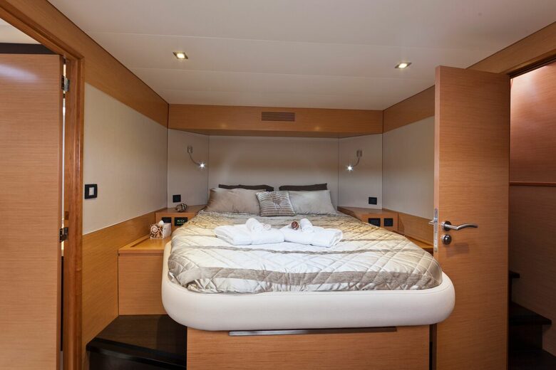 TradeWinds Yacht Cabin for 2 - FIJI Sailing Vacation - Nadi, Fiji