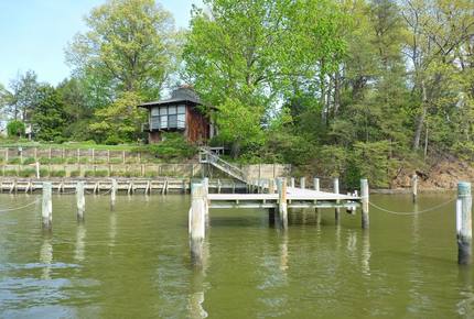 Chesapeake Bay Treehouse - Edgewater, Maryland