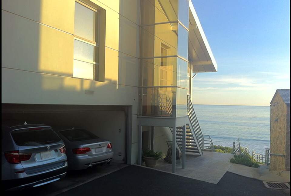 Stunning Beachfront House on Magnificent West Malibu Cove - Malibu, California