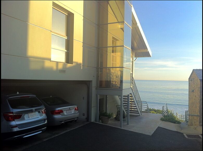 Stunning Beachfront House on Magnificent West Malibu Cove - Malibu, California