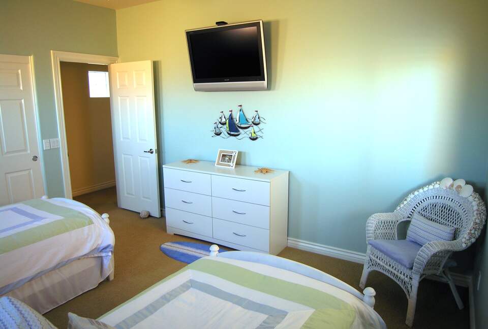 Oceanside Beach Retreat - Oceanside, California