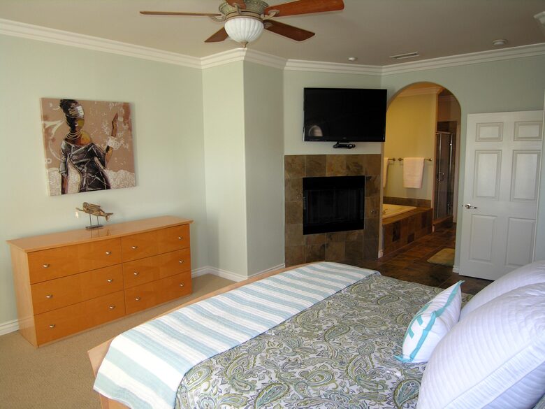 Oceanside Beach Retreat - Oceanside, California