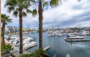 ONE BEDROOM APARTMENT IN CAPE TOWN'S V&A WATERFRONT - Cape Town, South Africa